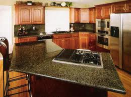 Lehigh Acres, Florida, peninsula kitchen with granite worktops